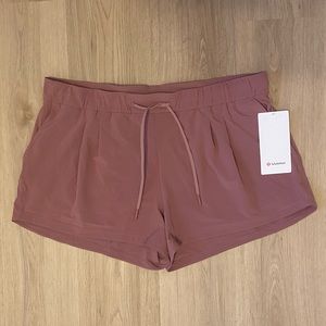 Lululemon Stroll at Sundown Mid-Rise Short 3"